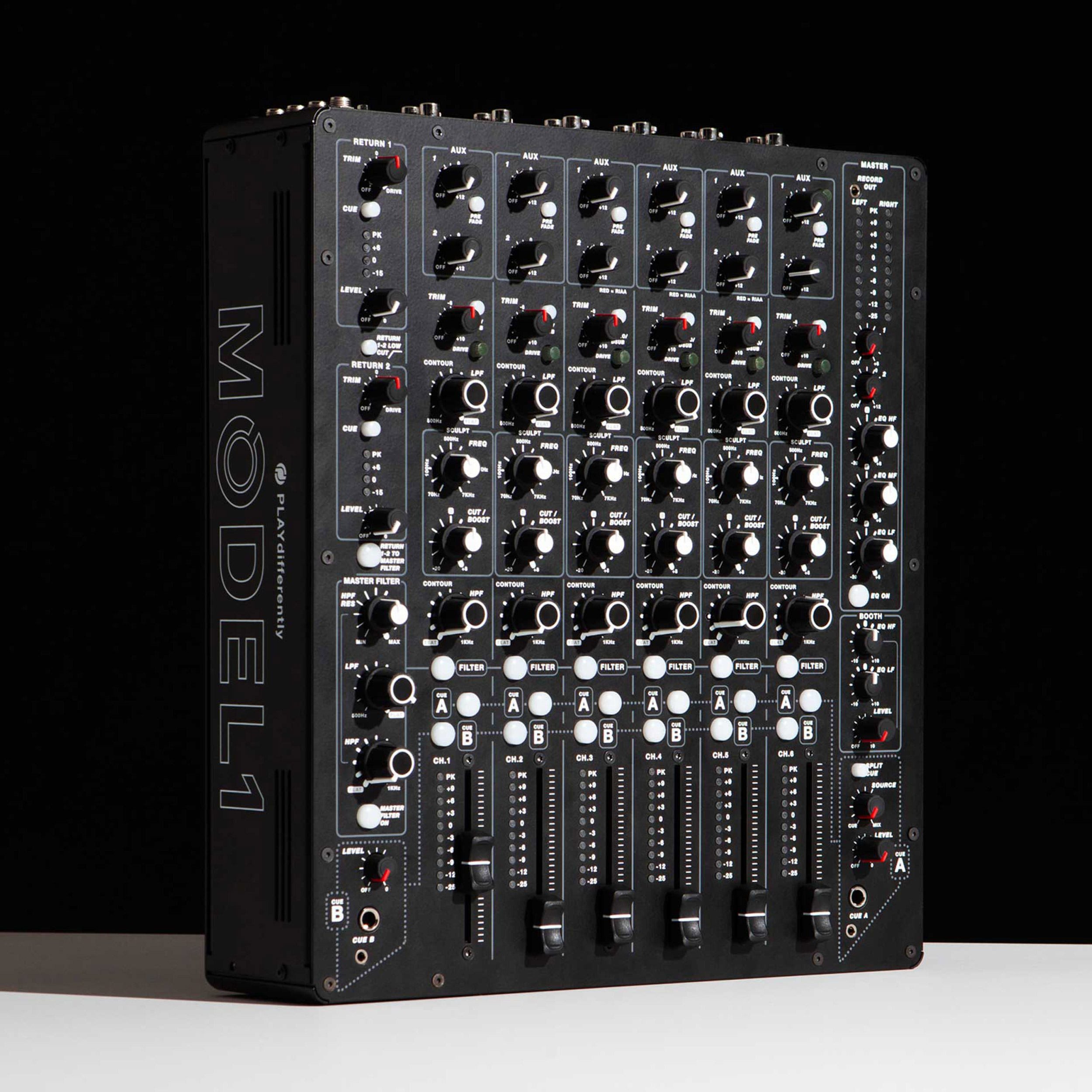 MODEL ONE : le mixeur analogique