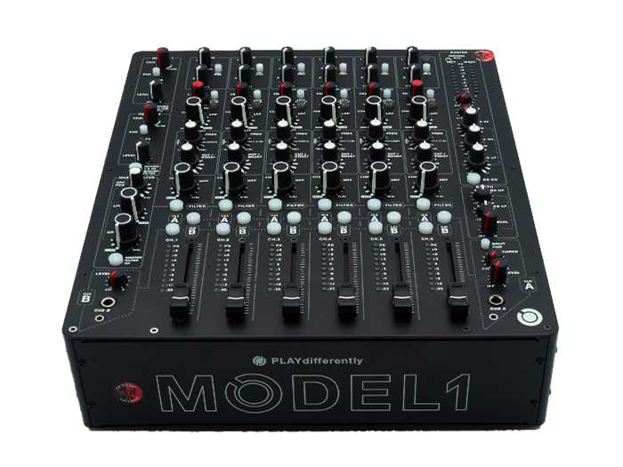 Model one mixeur analogique